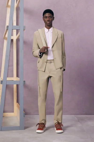 Look 10